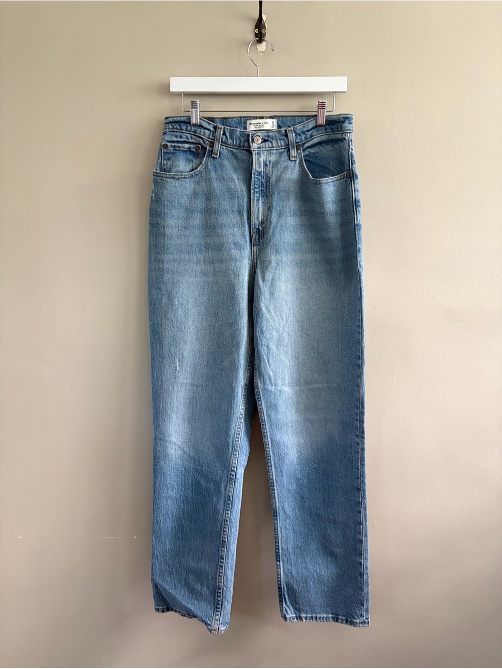 Abercrombie & Fitch Curve Love The 90’s Straight Ultra High Rise Jeans Size 10